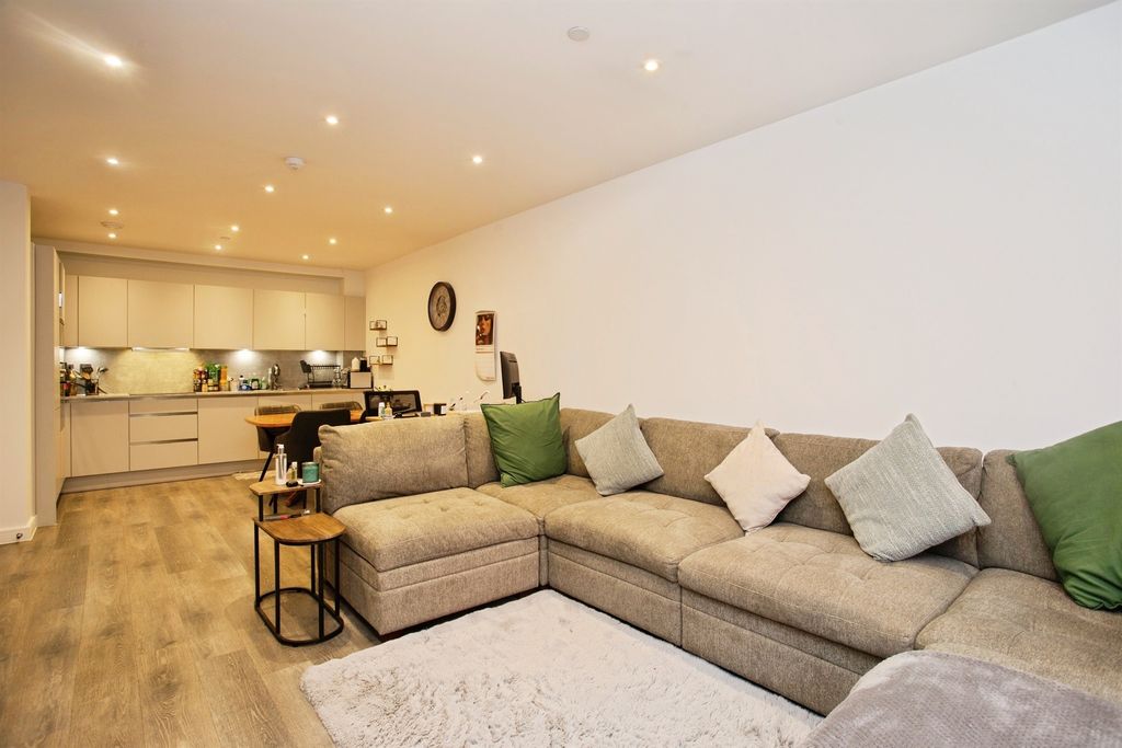 Property photo 2 of 16