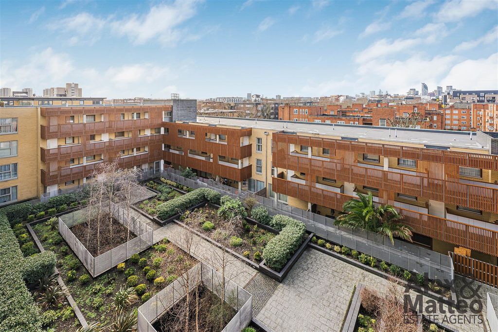 Property photo 2 of 20 Bolanachi Building