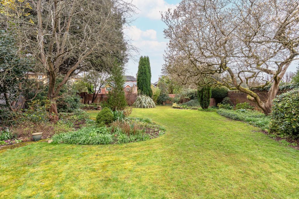 Property photo 1 of 18 Photo 27