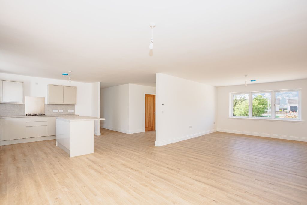 Property photo 3 of 40 Open-Plan Living
