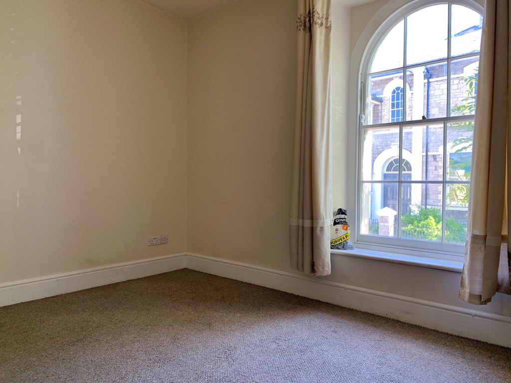 Property photo 3 of 11 Exterior