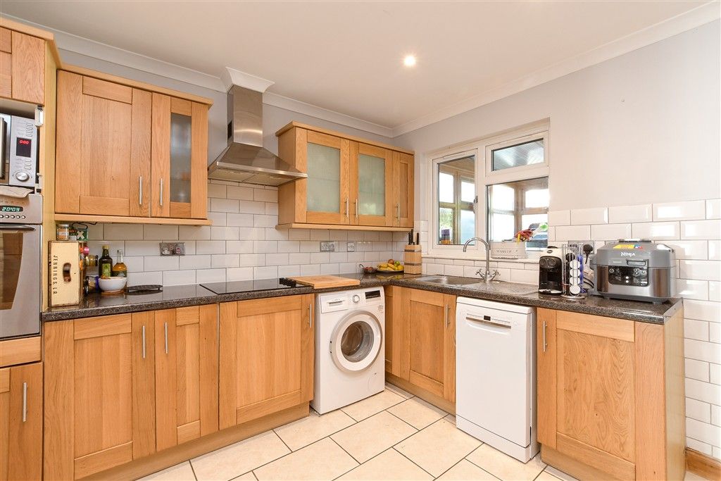 Property photo 3 of 11 Kitchen/Breakfast Room