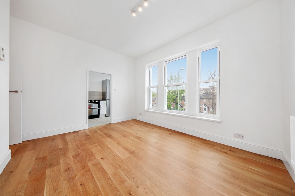 Property photo 3 of 8