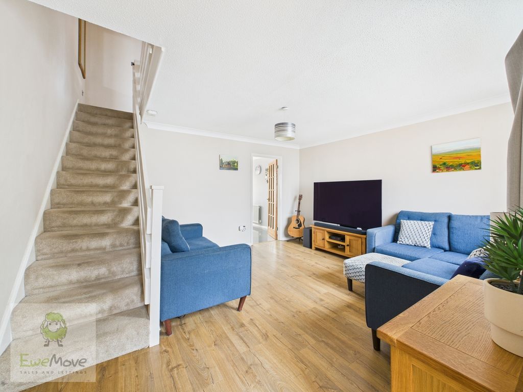 Property photo 2 of 17 Living Room