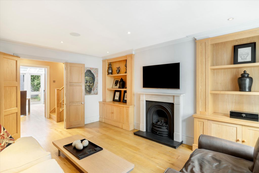 Property photo 2 of 16 Image