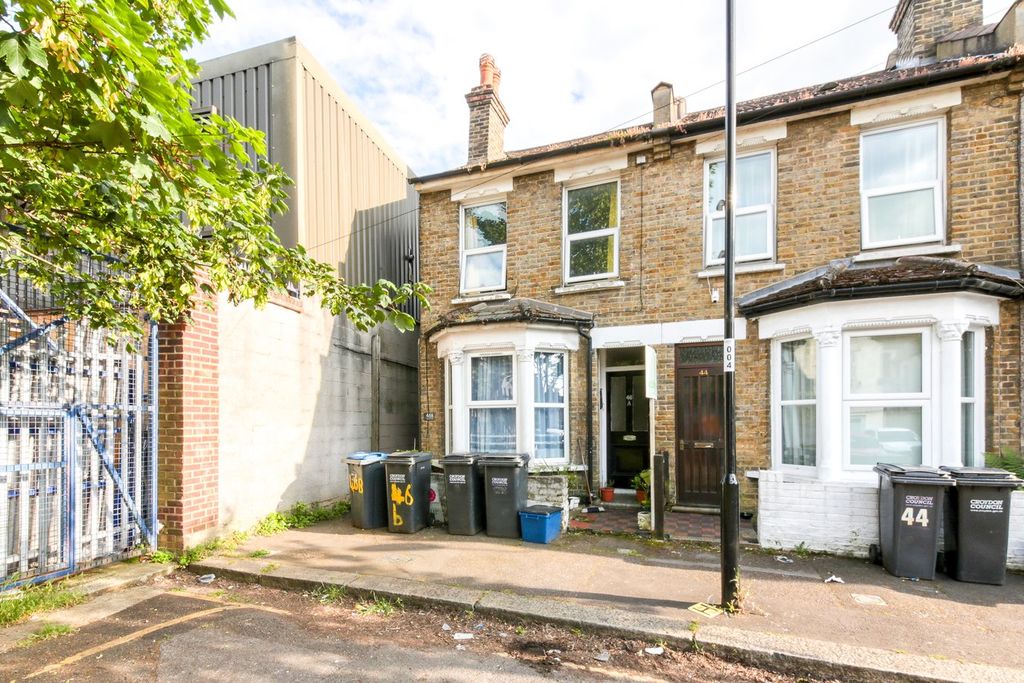 Property photo 1 of 6