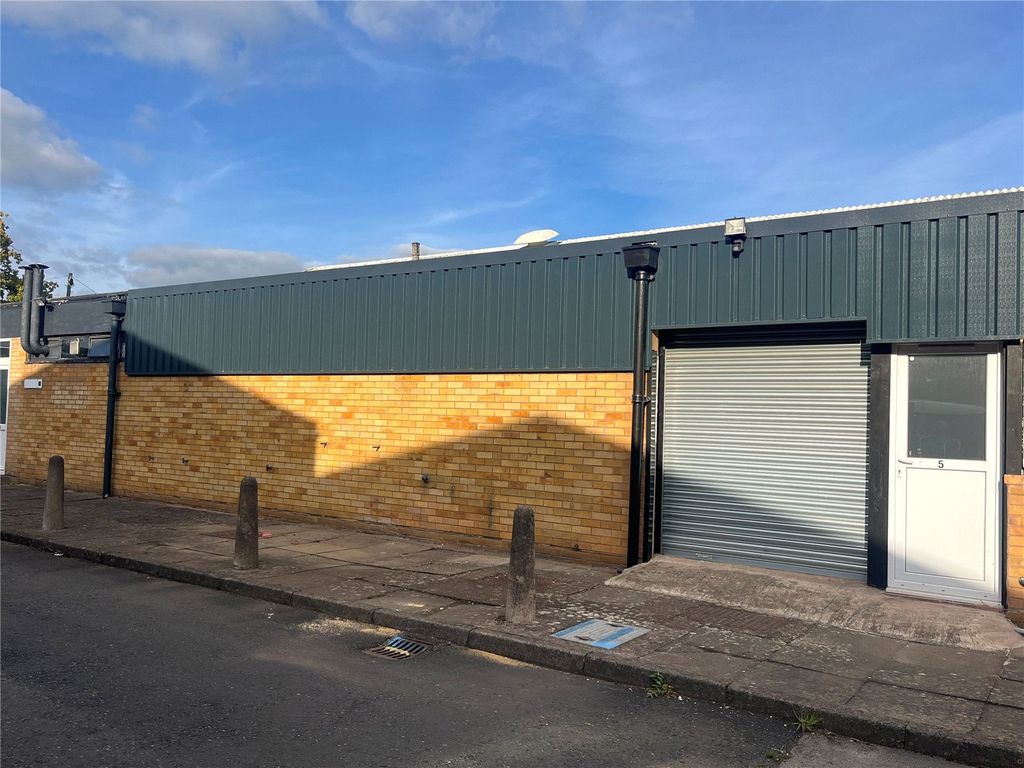 Property photo 1 of 5 Picture No. 24