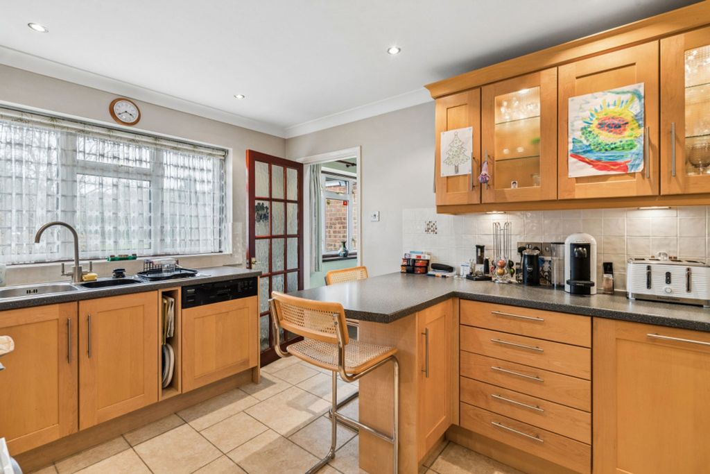 Property photo 2 of 43