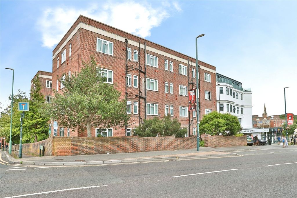 Property photo 2 of 14 Picture No. 15