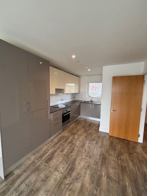 Property photo 1 of 7 Kitchen