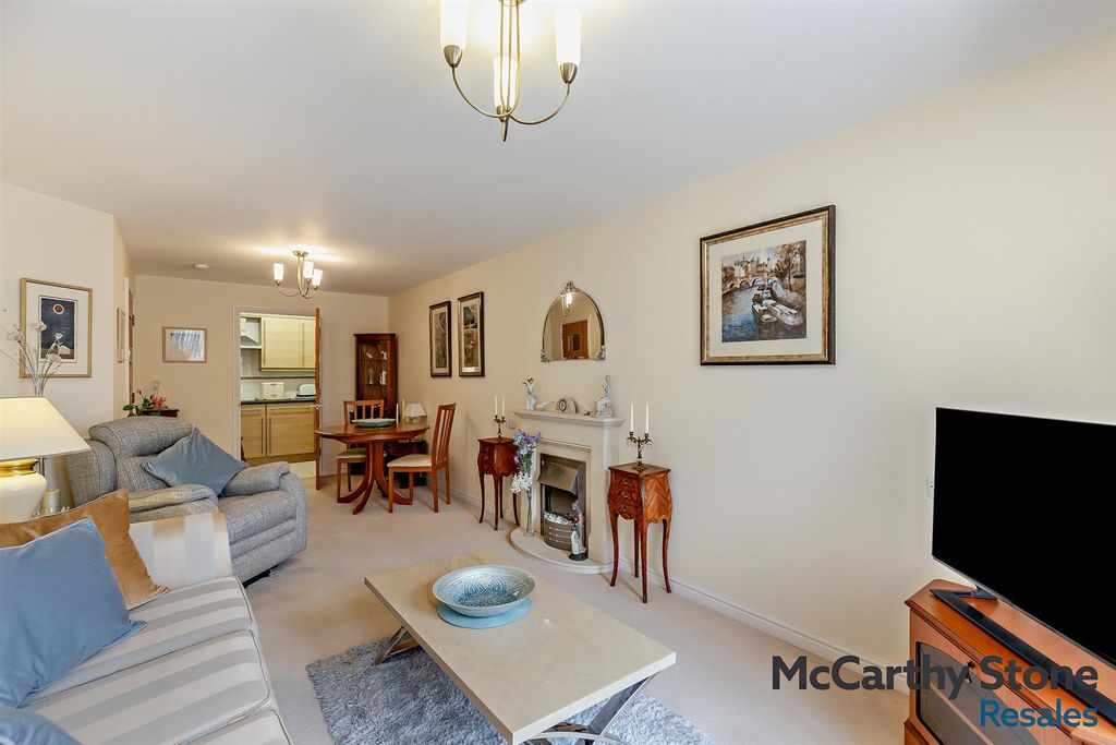 Property photo 3 of 43 8688060-Interior06-800.Jpg