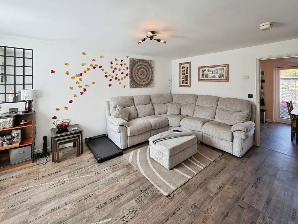 Property photo 2 of 29
