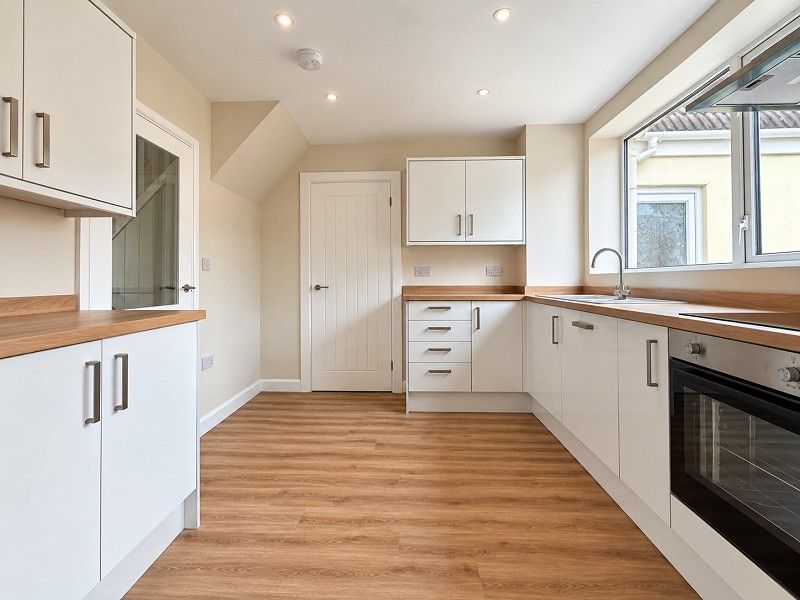 Property photo 3 of 26 Kitchen