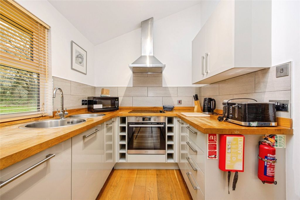 Property photo 3 of 26 Kitchen