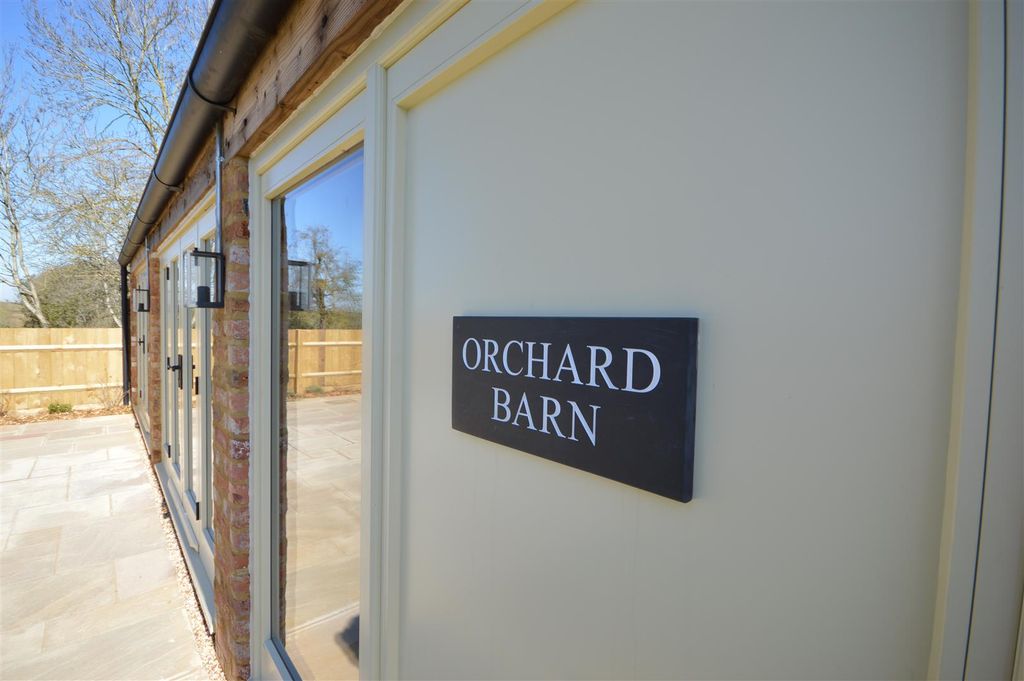Property photo 2 of 23 Orchard Barn (1).Jpg