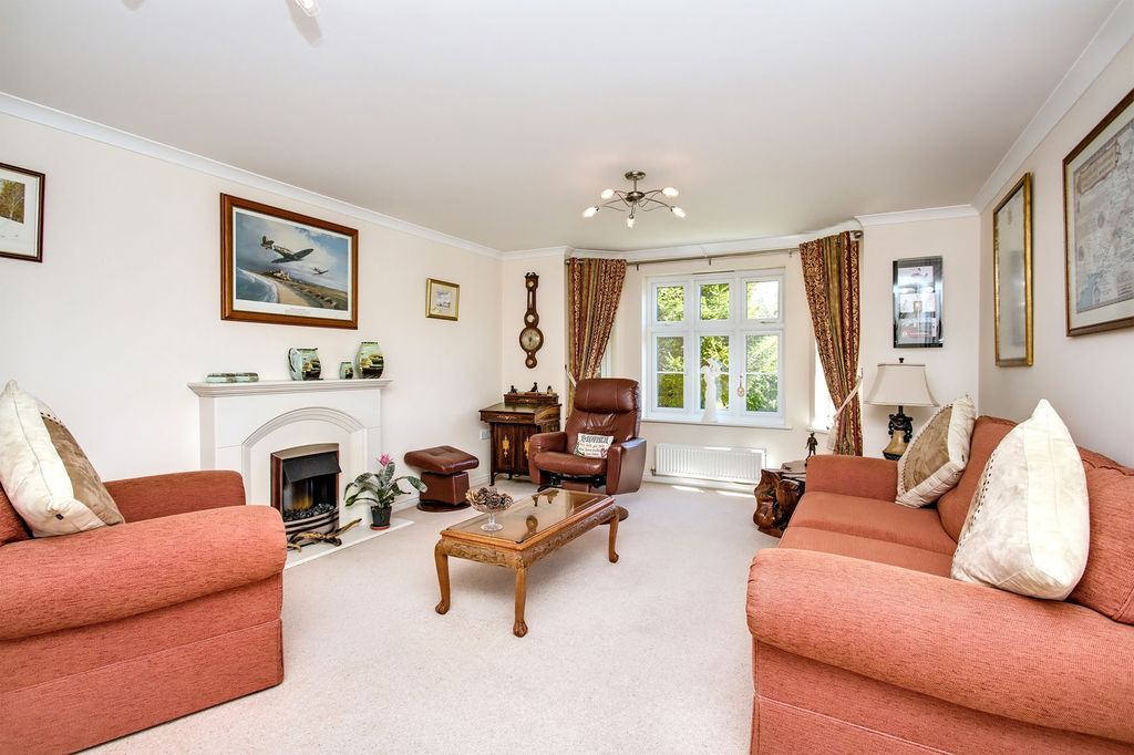 Property photo 3 of 19 Property Image 3