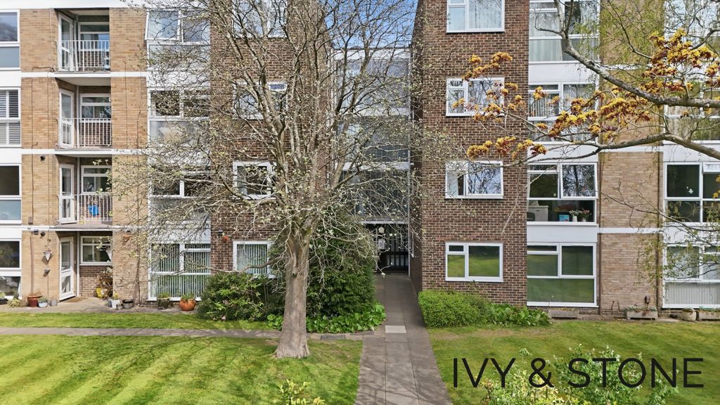 Property photo 3 of 17 5063573