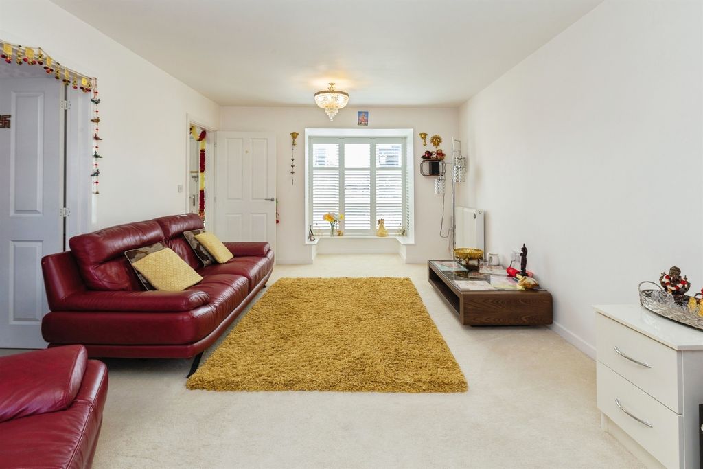 Property photo 3 of 16