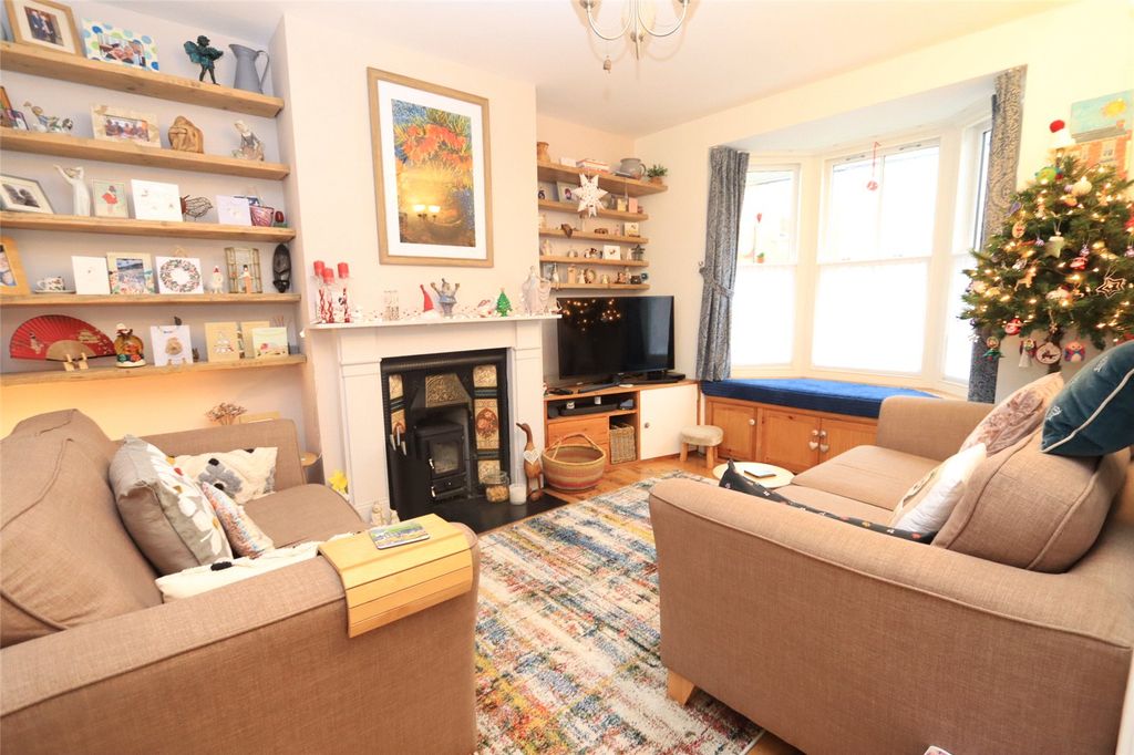 Property photo 2 of 11 Living Room