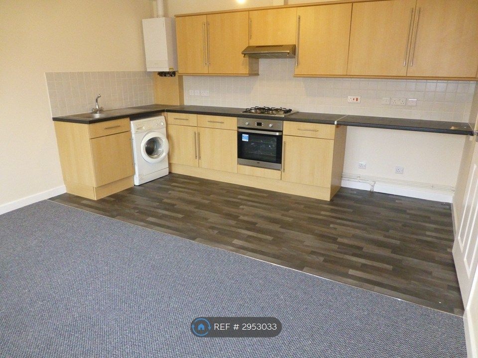 Property photo 2 of 9 Kitchen / Lounge 1