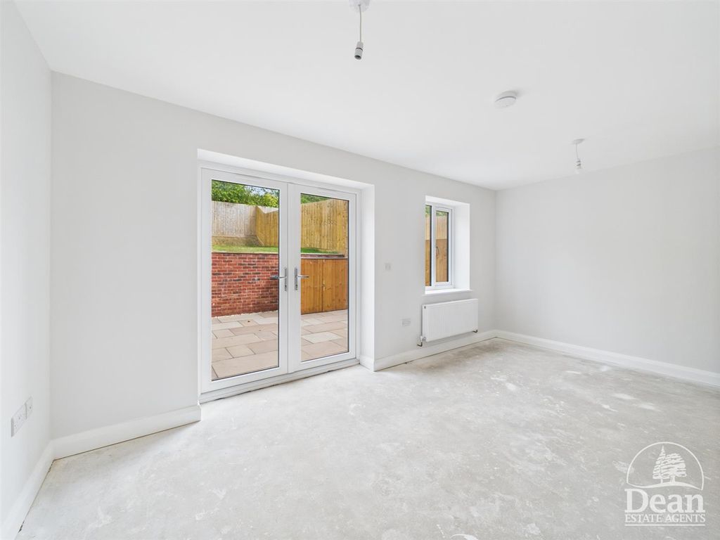 Property photo 3 of 18