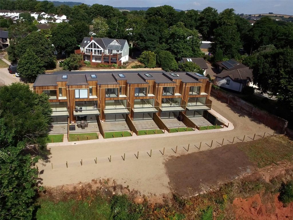 Property photo 2 of 10 Picture No. 12