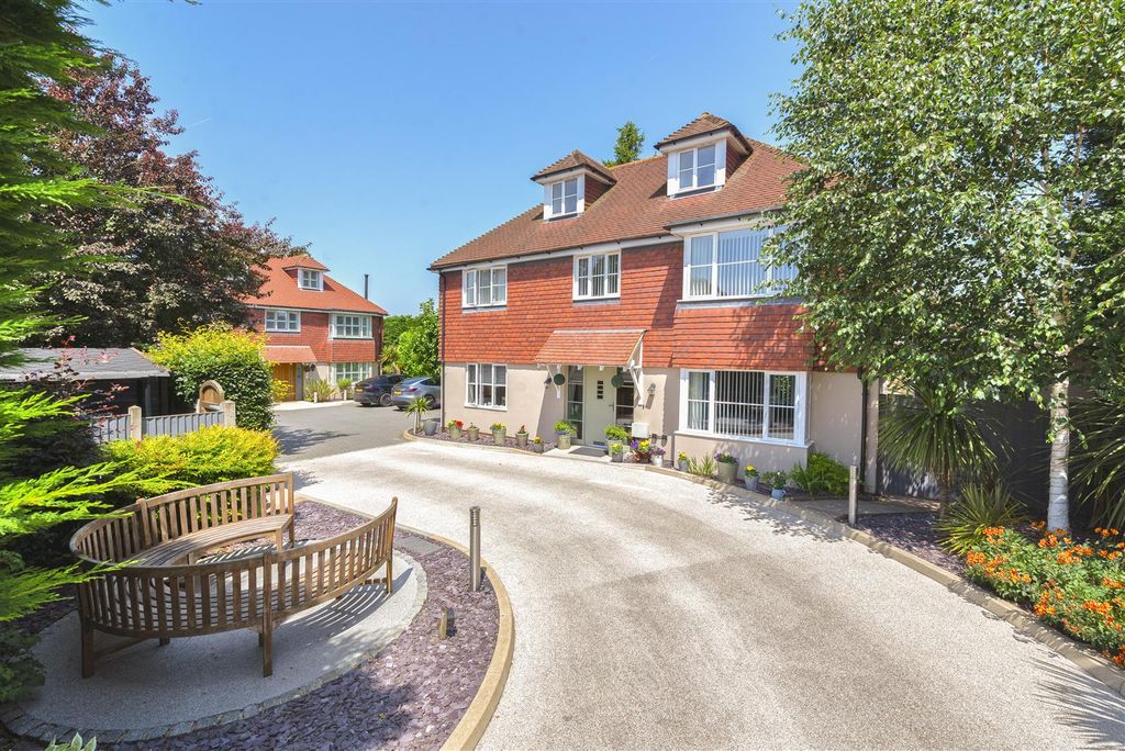 Property photo 1 of 22 73Aheath01.Jpg