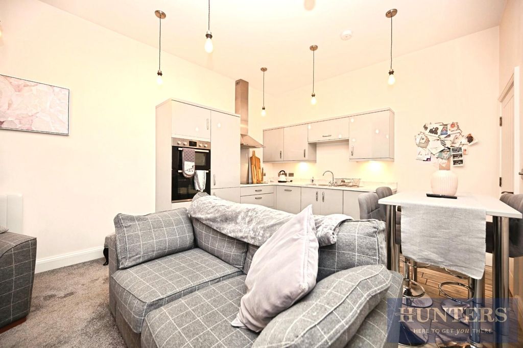 Property photo 3 of 11 Kitchen