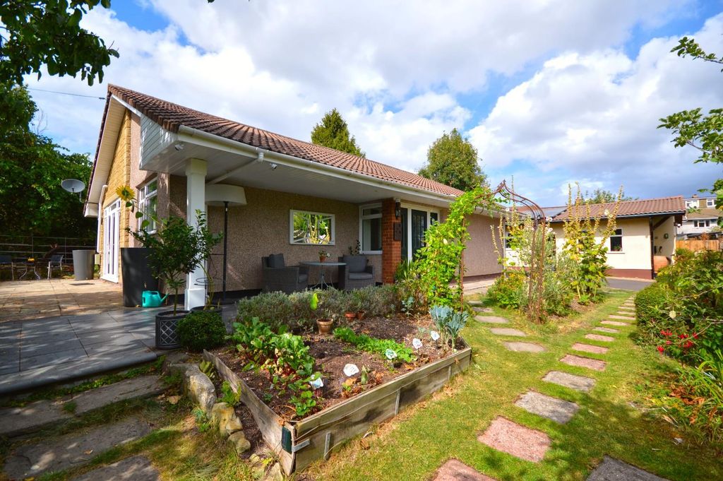 Property photo 1 of 25