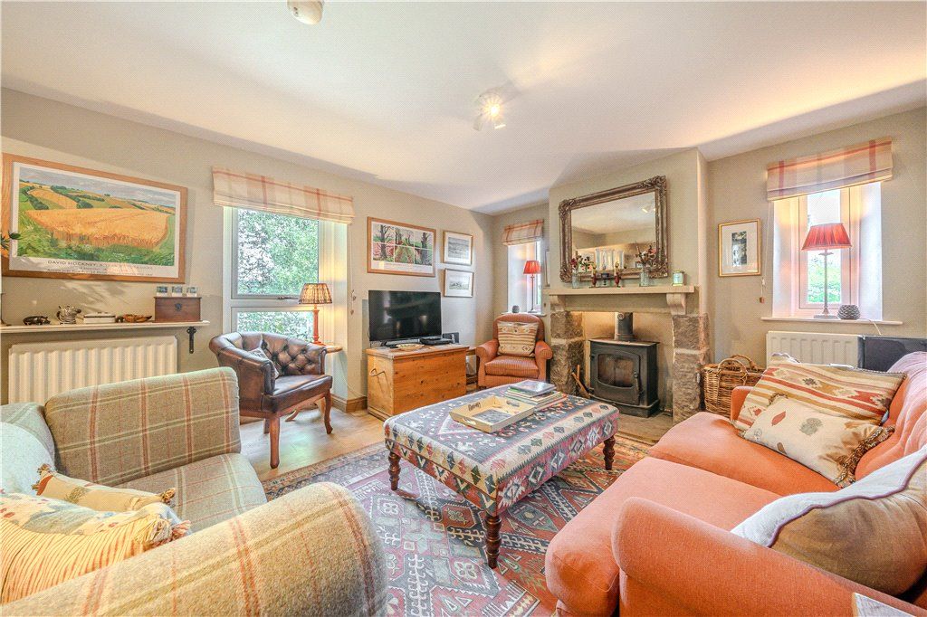Property photo 3 of 23 Sitting Room