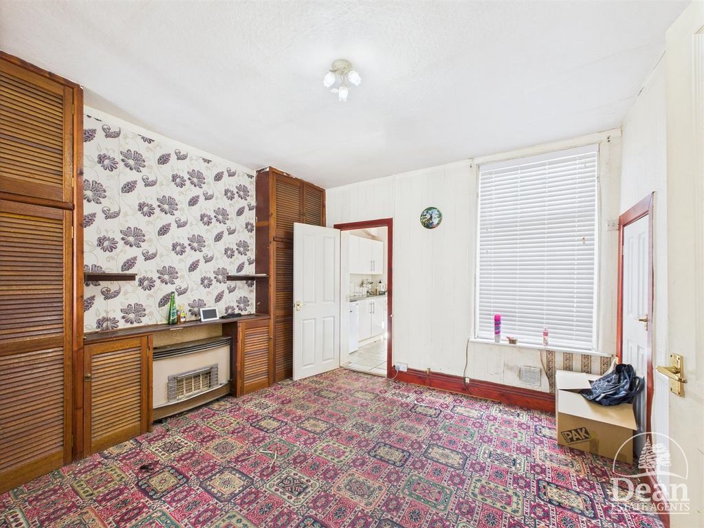 Property photo 3 of 14