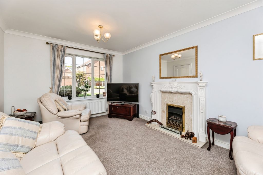 Property photo 3 of 17