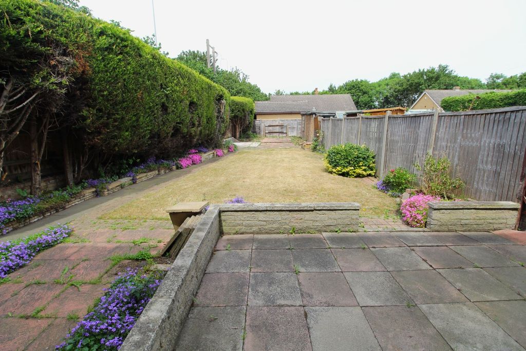 Property photo 3 of 13 Garden