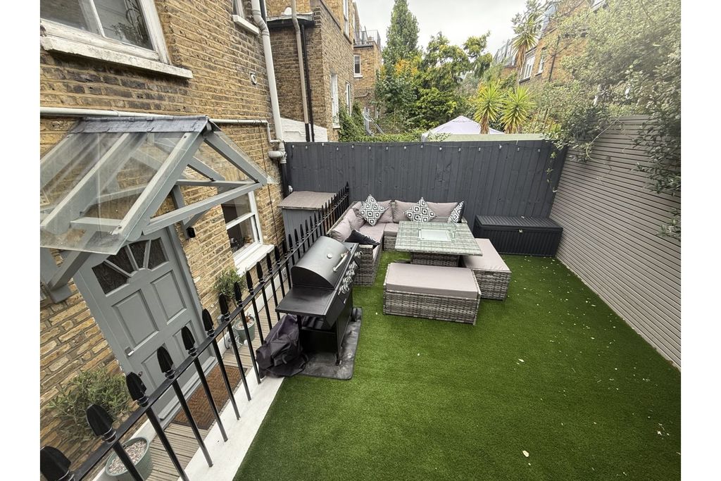 Property photo 3 of 10