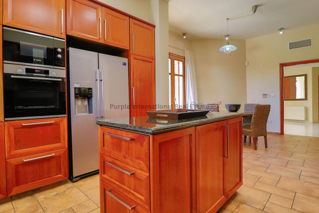 Property photo 3 of 35