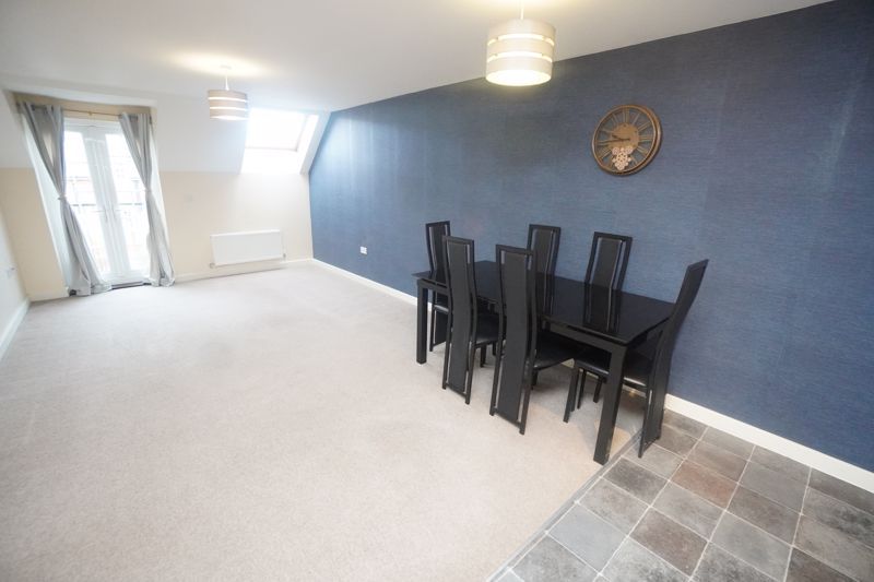 Property photo 3 of 10 Photo 8