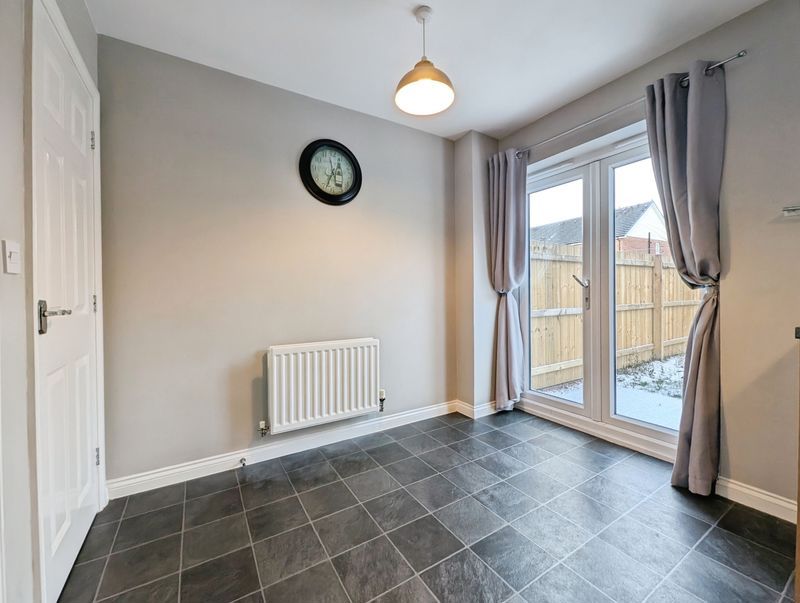 Property photo 3 of 11 Photo 4