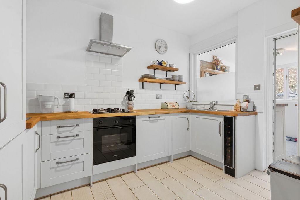 Property photo 2 of 22