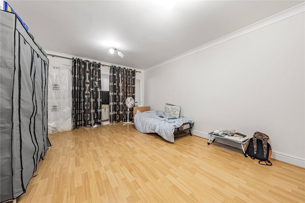 Property photo 2 of 9 Picture No. 14