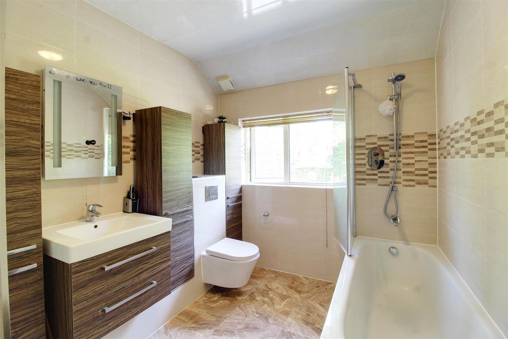 Additional image 11 of 5 bed detached house for saleMymms Drive, Brookmans Park AL9
