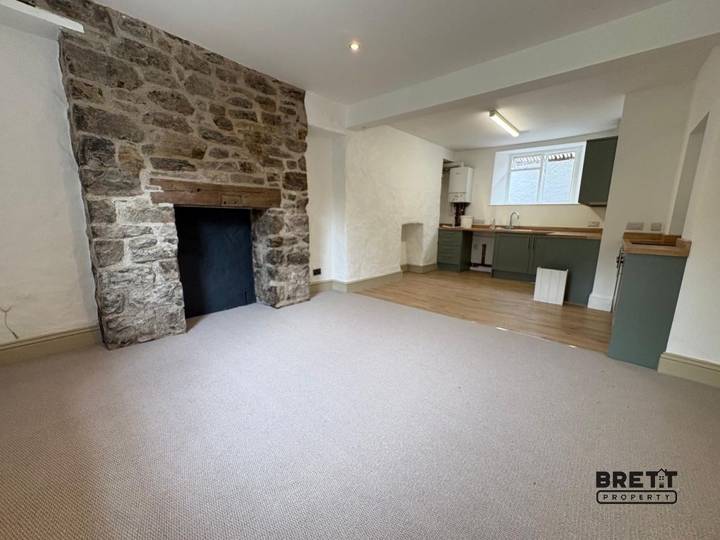 Property photo 2 of 7 Living Room-Kitchen