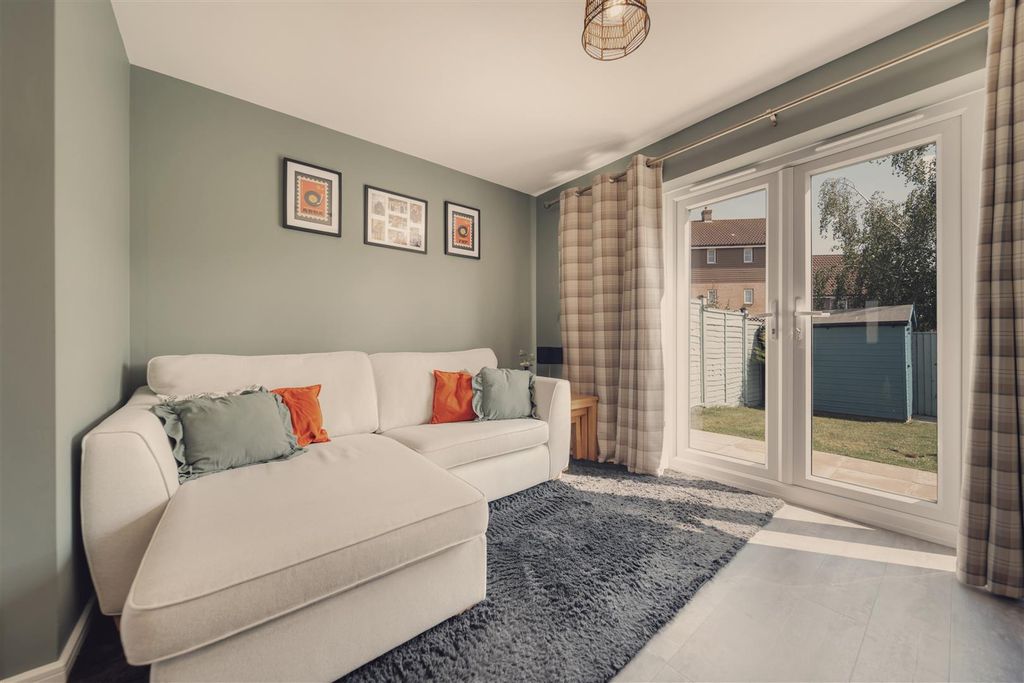 Property photo 3 of 14 Limestone Close-26.Jpg