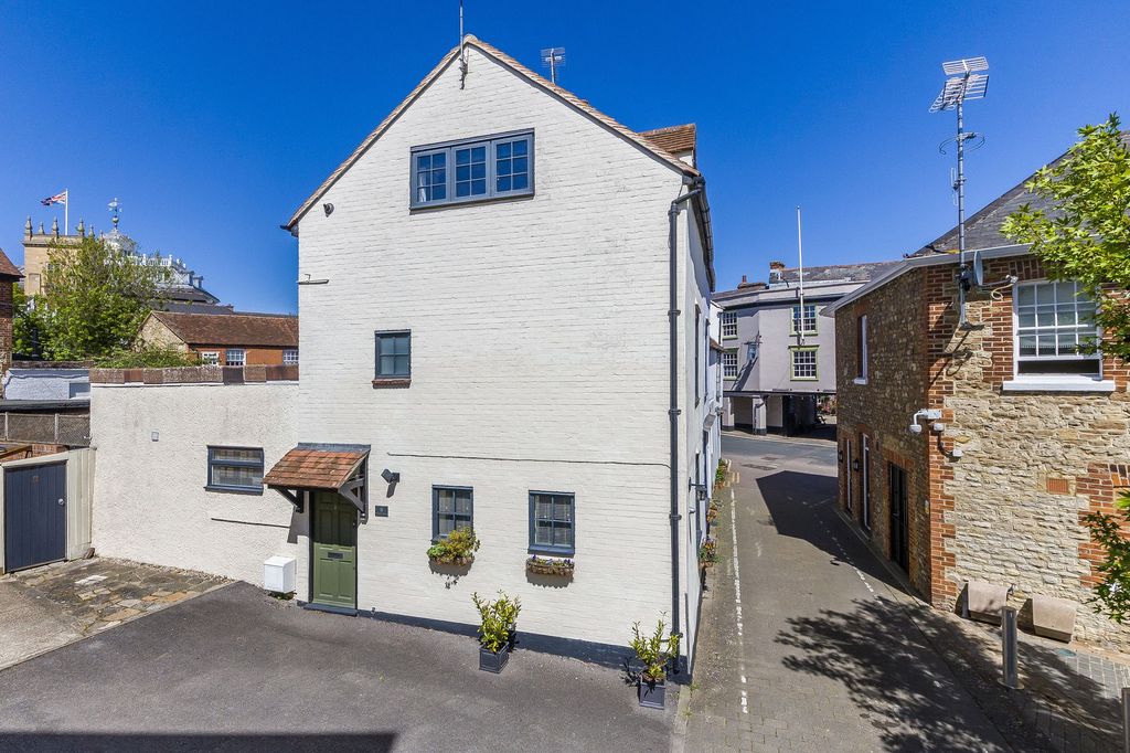 Property photo 1 of 19