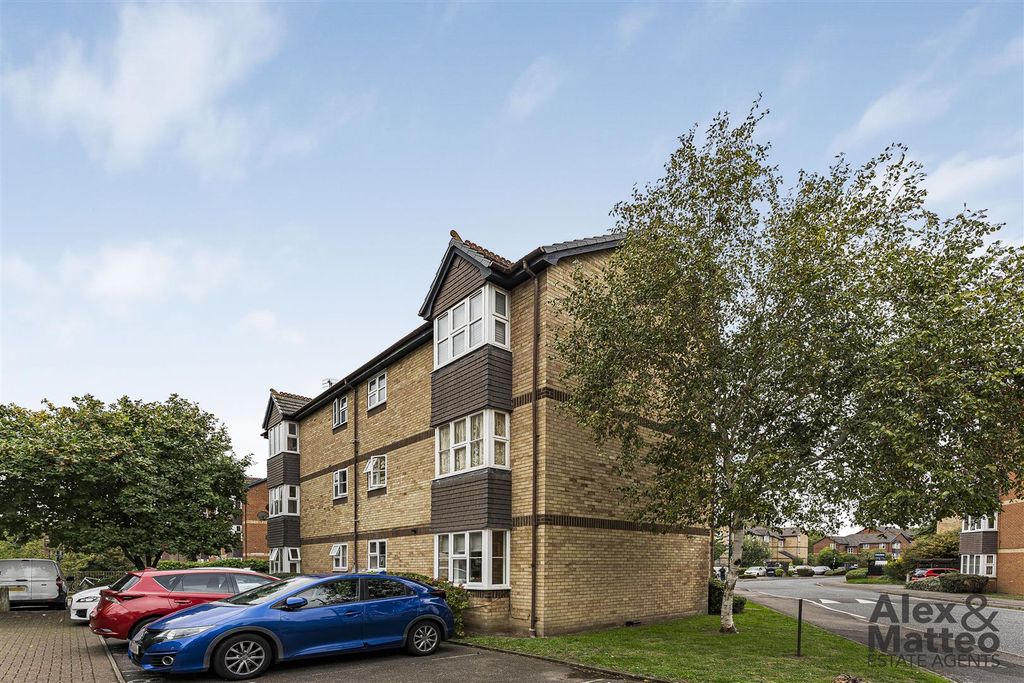 Property photo 1 of 12 Raphael Court