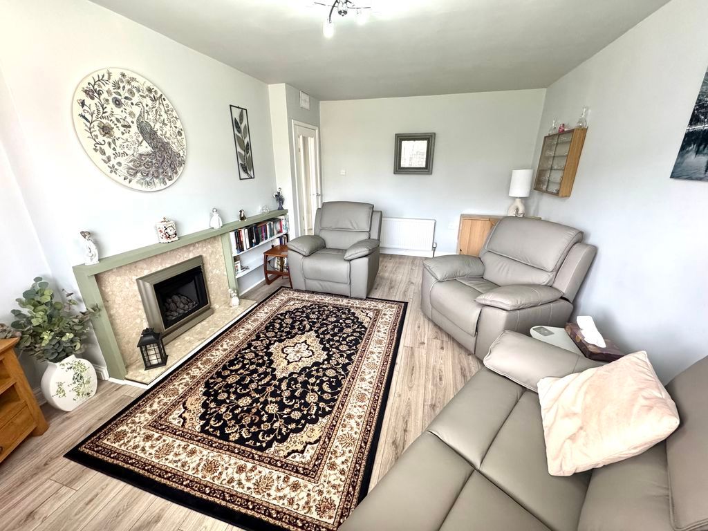 Property photo 3 of 13 Photo 2