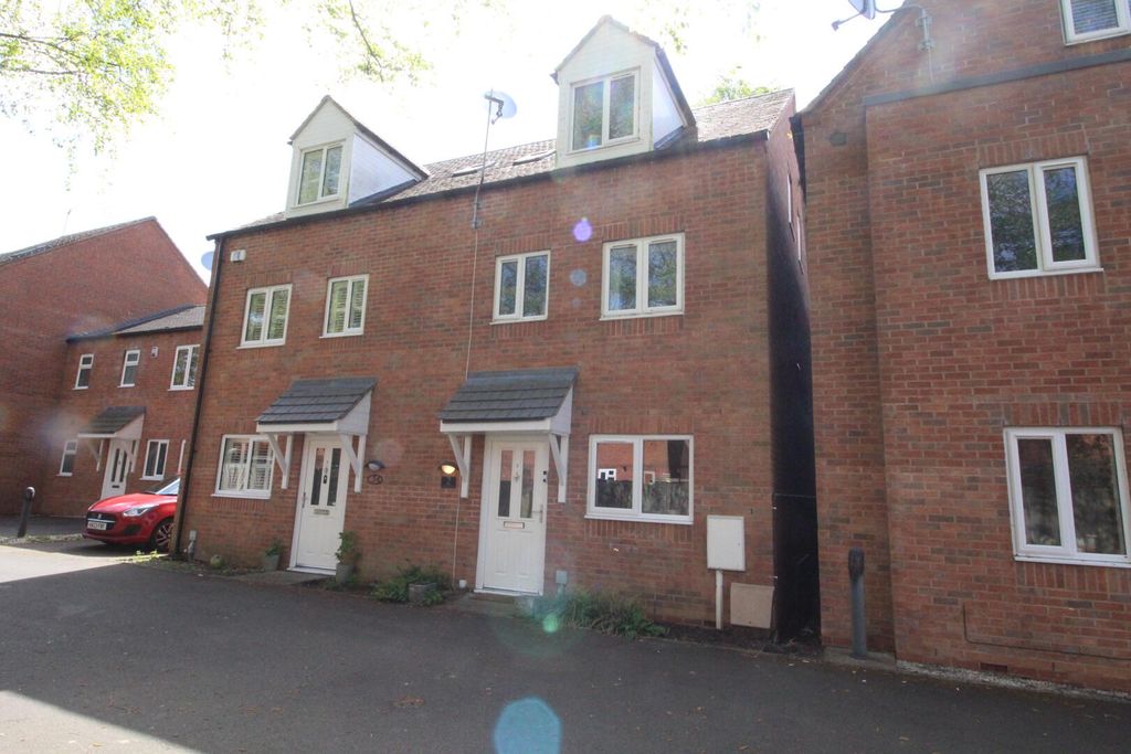 Property photo 1 of 21 Front (Exterior)