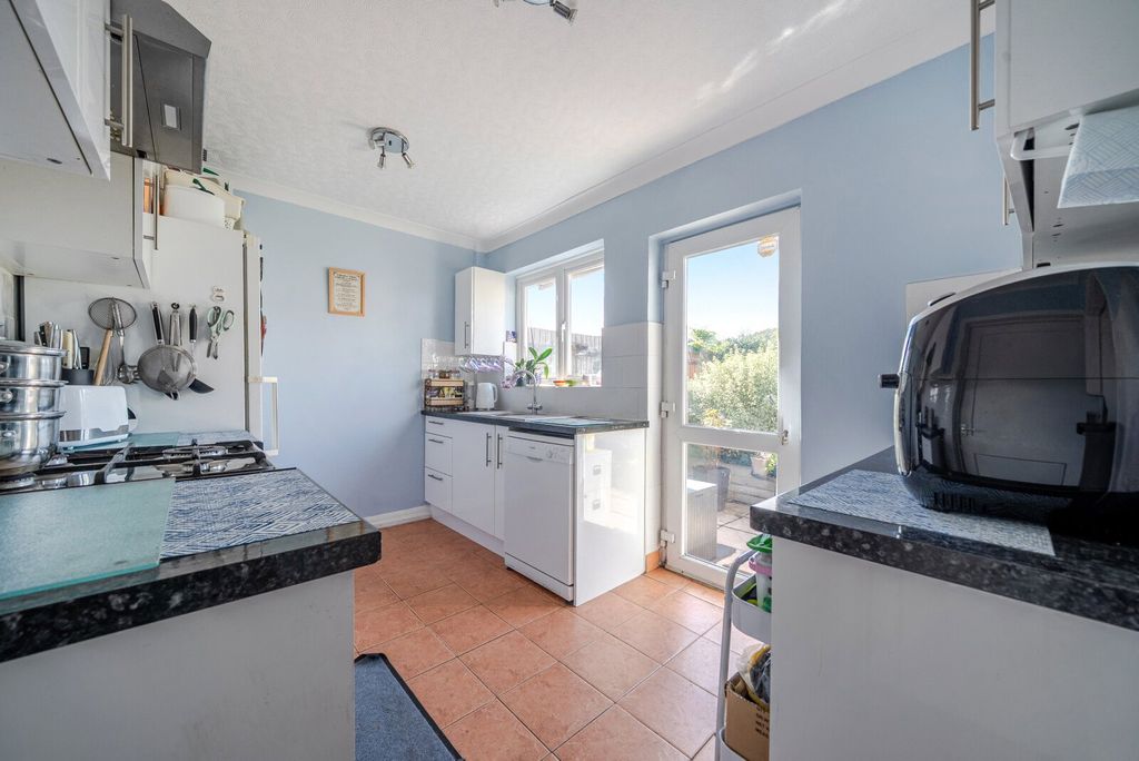 Property photo 3 of 15 Kitchen