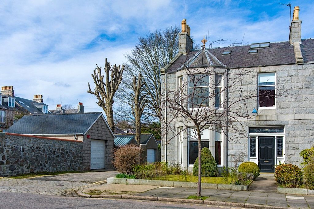 Property photo 1 of 12 Front Elevation