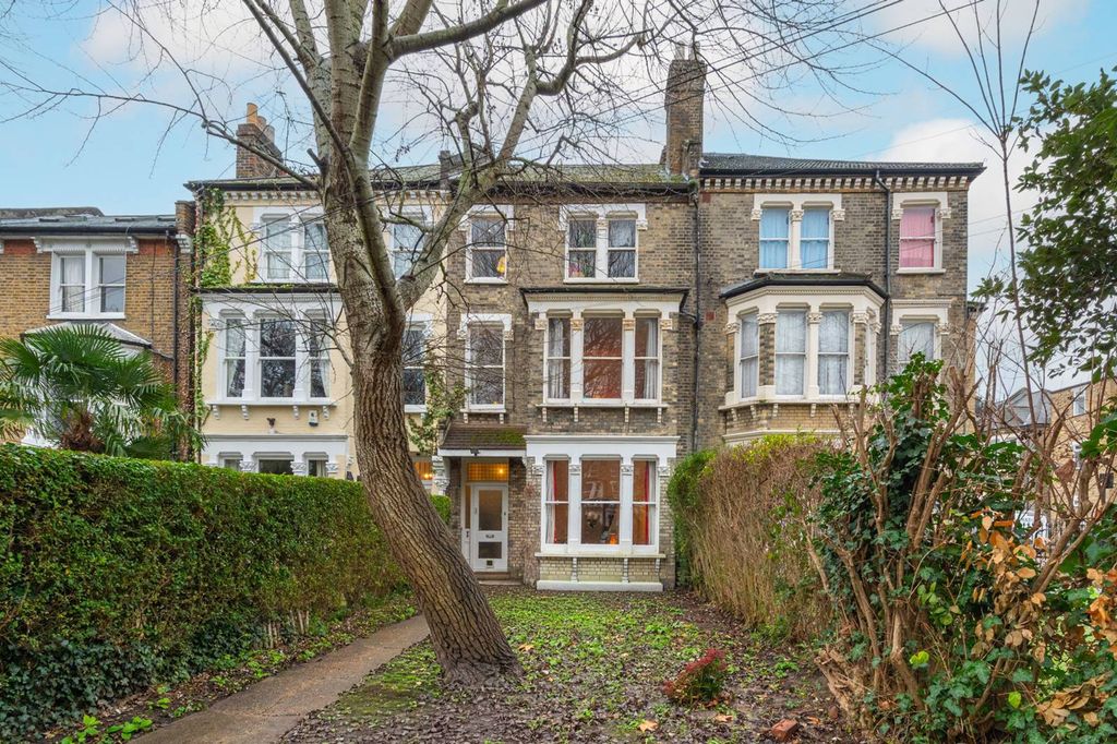 Property photo 2 of 22