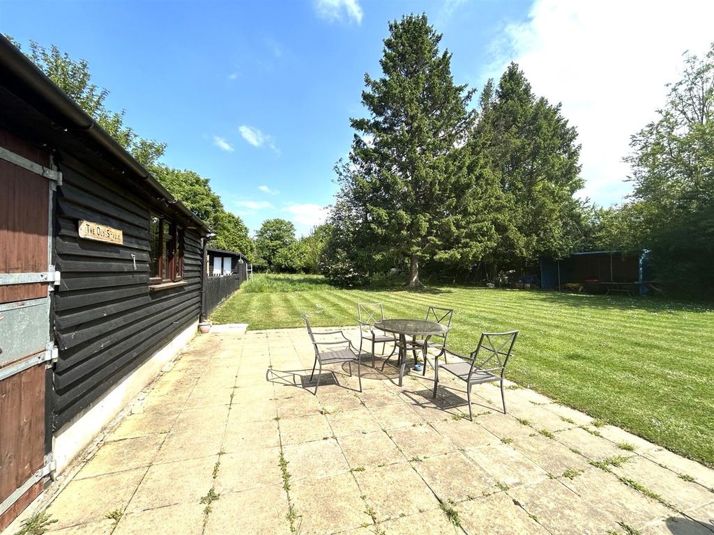Property photo 2 of 8